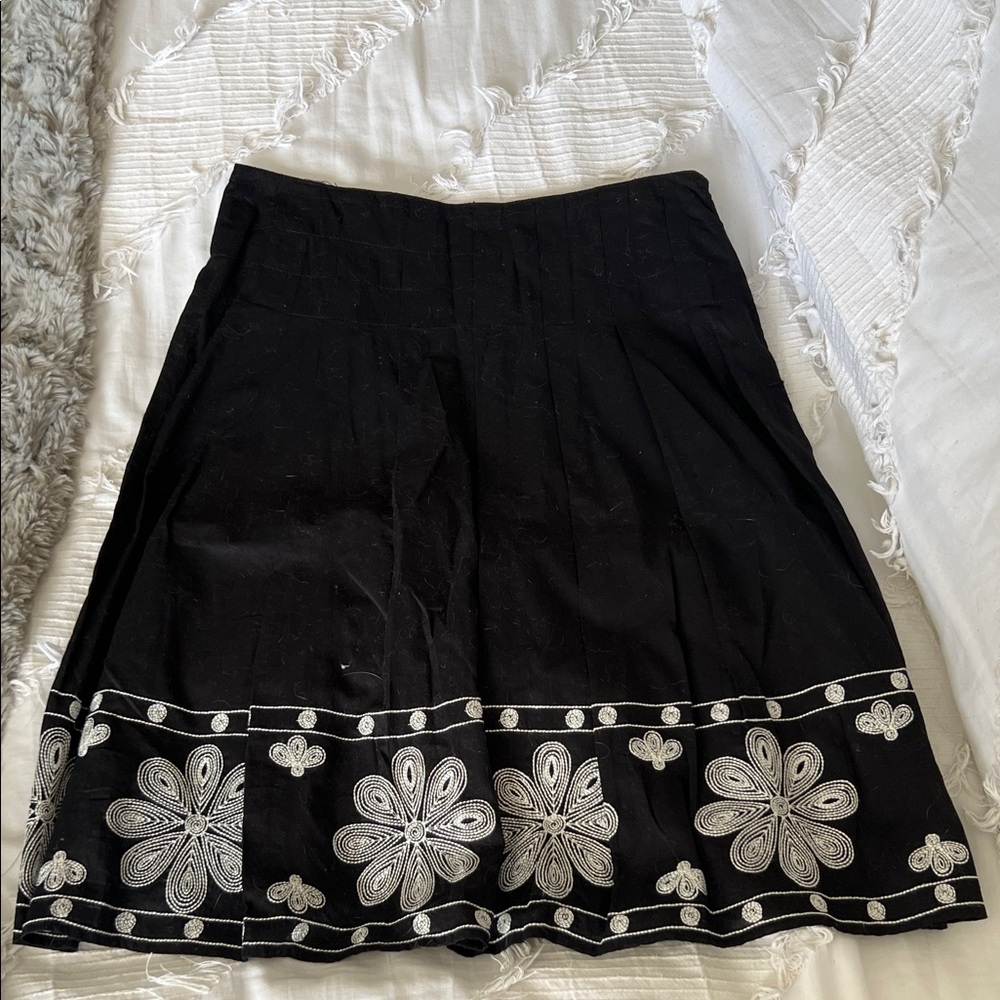 Sunny Leigh Black A-Line Skirt with White Floral Design
